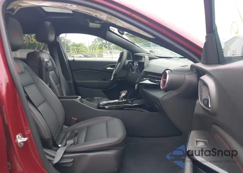 2025 Chevrolet Trax Fwd 2Rs z USA, uszkodzony, nr VIN KL77LJEP4SC044695